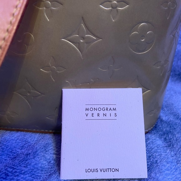 Authentic Louis Vuitton Houston vernis LV Purse - Picture 14 of 16